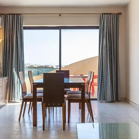 Ferries Apt, With Beautiful Views Ac & Wifi By 360 Estates Apartment *