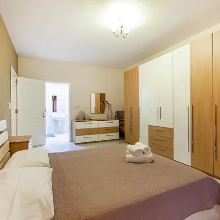 Ferries Apt, With Beautiful Views Ac & Wifi By 360 Estates Apartment Sliema