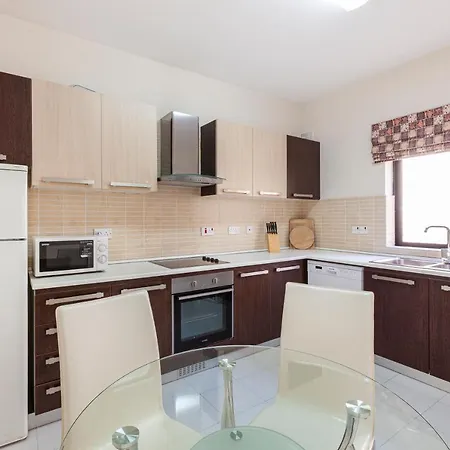Apartment Ferries Apt, With Beautiful Views Ac & Wifi By 360 Estates