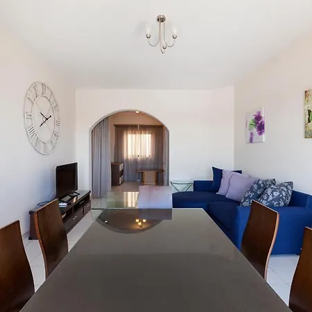 Apartment Ferries Apt, With Beautiful Views Ac & Wifi By 360 Estates *